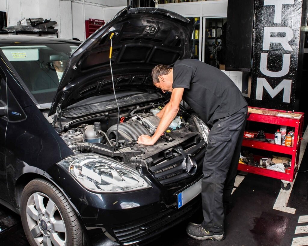 Revisión del coche en Valdebebas